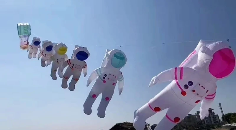 Astronaut Vliegers opblaasbaar speelgoed windvliegers paragliding kleurrijke vliegende vliegers professionele vlieger Buitenspeelgoed koi vliegende draak