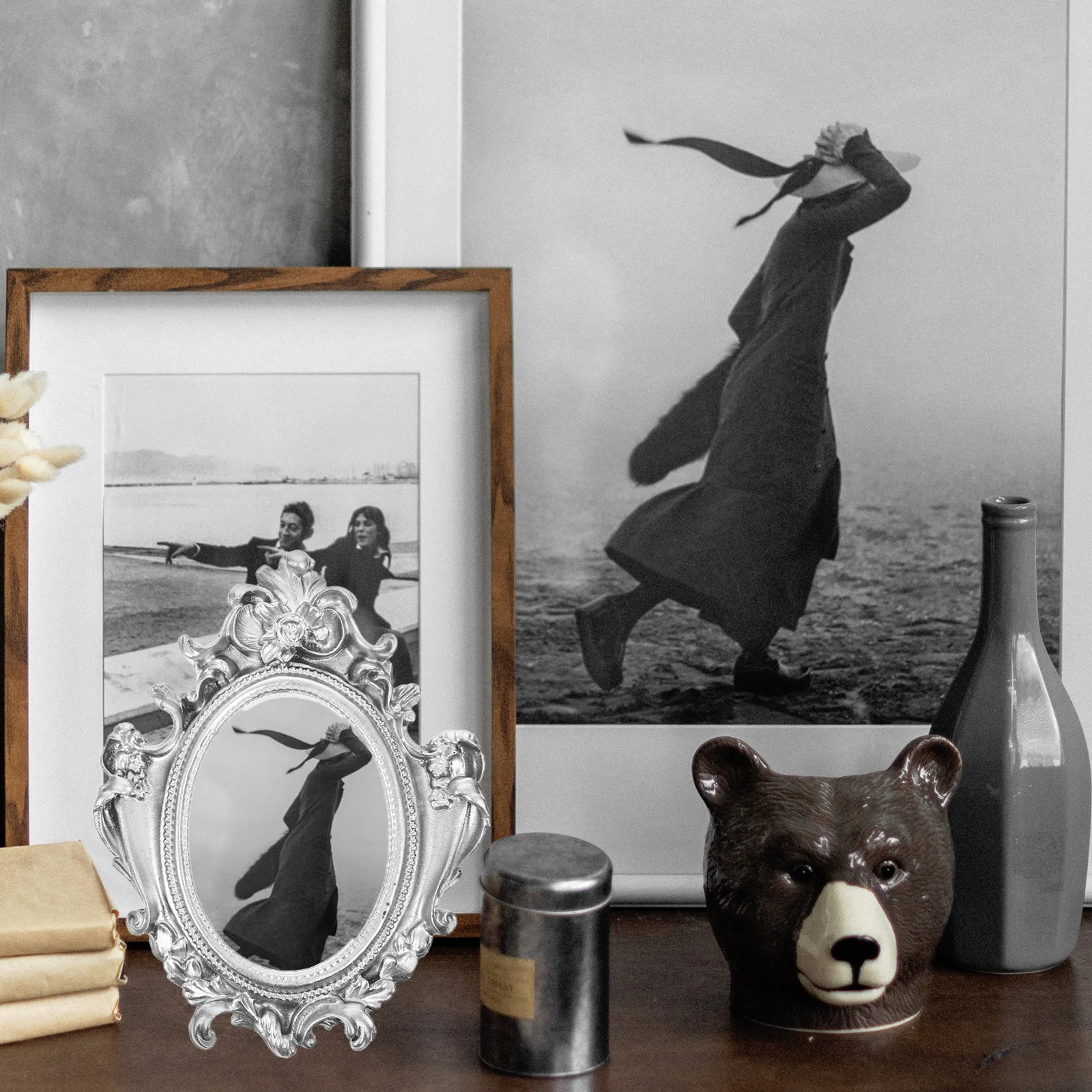 

2pcs Vintage Picture Frames Gold Decorative Photo Ornament For Jewelry Display Small Gold Frames Fine Craftsmanship