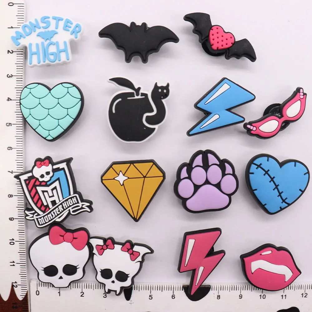 1-15PCS PVC Shoe Charms Cartoon Apple Diamond Skull Bat Buckle Clog Garden Shoes Button Ornaments Hole Slipper Accessories 