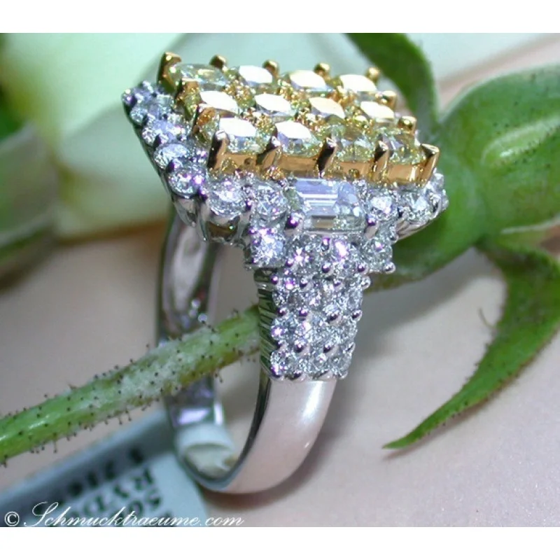 2026 New Luxury Yellow Diamond Crystal Zirconia Women's Engagement Ring - Micro-set Craftsmanship Fashion Jewelry Accessory