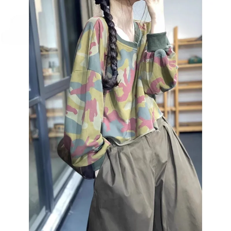 

Autumn Hoodie, Korean Version Loose Casual Versatile Short Rolled Edge Bat Sleeve Camouflage Hoodie, Women's 2024 New Model