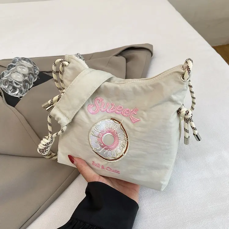 

2025 New 2489 Commuter Simple Niche High-end Shoulder Bag Fashion Casual Trend Versatile Underarm Bag