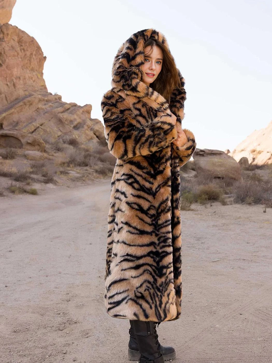 Women's Tiger Stripe Faux Fur Hooded Coat 2026 Winter Long Length Fluffy Warm Luxury Jacket for Daily Party Streetwear - view 5