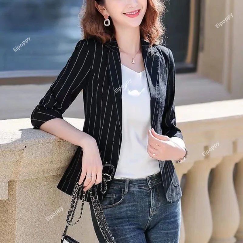 2024 New Women's New Small Suit Coat Commuter Fashion Stripe Button Pocket Splicing Versatile 3/4 Sleeve Jacket