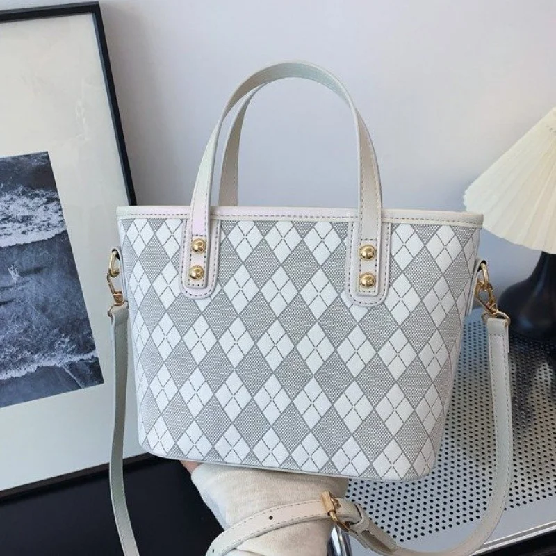 Известные дизайнерские сумки для женщин, мягкая кожа с декоративными кисточками, шикарные и функциональные для вечернего или дня