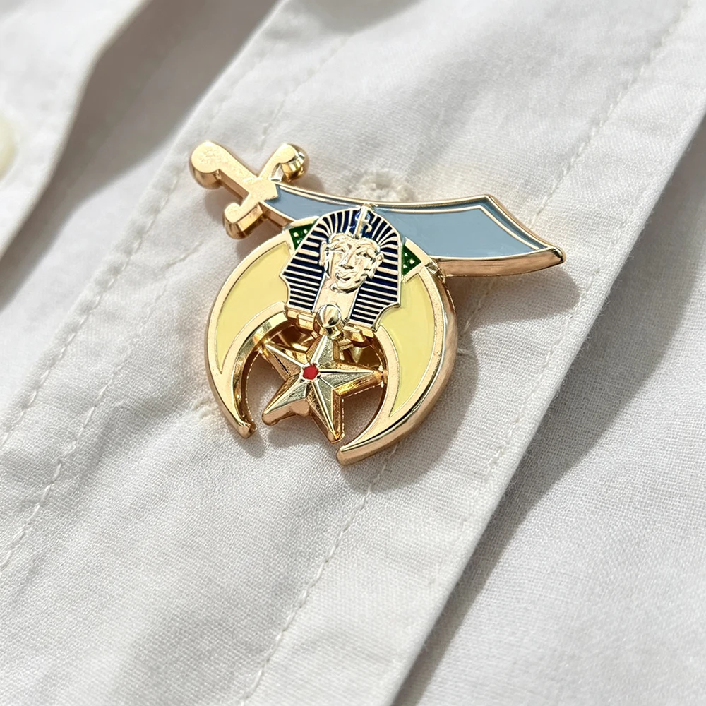 Masonic Lapel Pins Freemasonry Badge Mason Freemason BLM13 Size 2.6*2cm 3D Gold Plated Metal Of Pyramid Brotherhood Of Holy Land