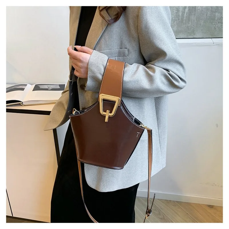 

Women's Shoulder Bag Crafted From Nova-Patterned Leather Featuring Bali Trendy Lightweight Soft Daily Look​