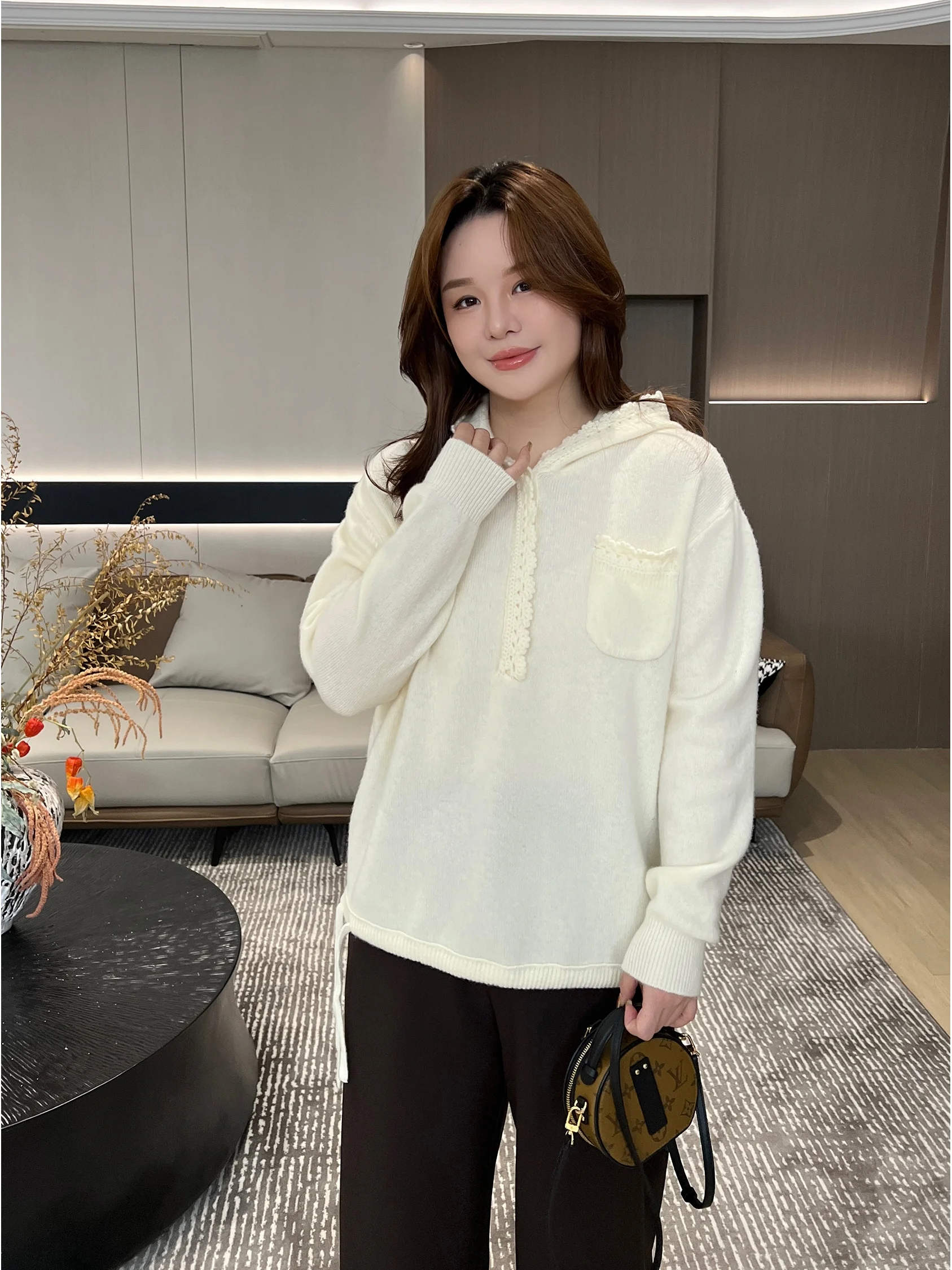 

Женский вязаный свитер JiJi Private Label из 100% шерсти с капюшоном и воротником-рюшами, большие размеры, стройнящий эффект, одежда для полных женщин