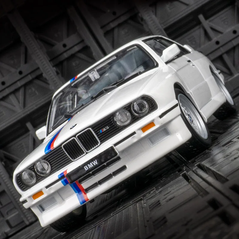 

1:24 BMW M3 E30 1988 автомобиль из сплава, литой и игрушечный автомобиль, модель автомобиля, миниатюрная модель автомобиля в масштабе, игрушка для детей