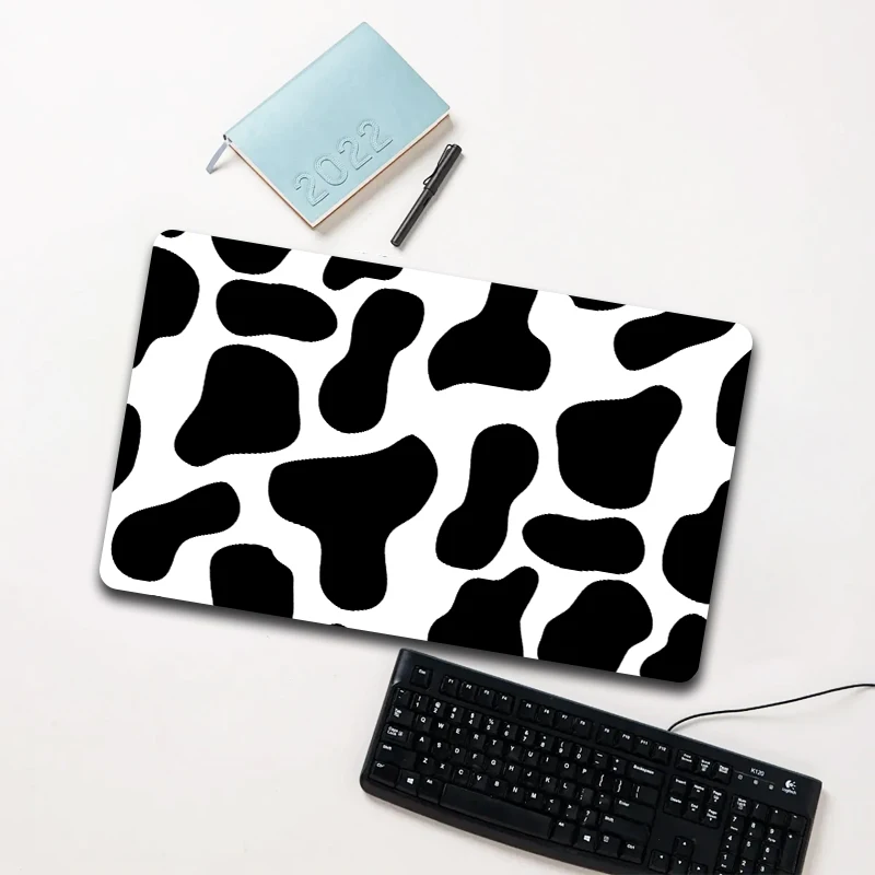 

Cow Print Mouse Pad Large Non-slip Waterproof Desk Mat for Computer Laptop Gaming