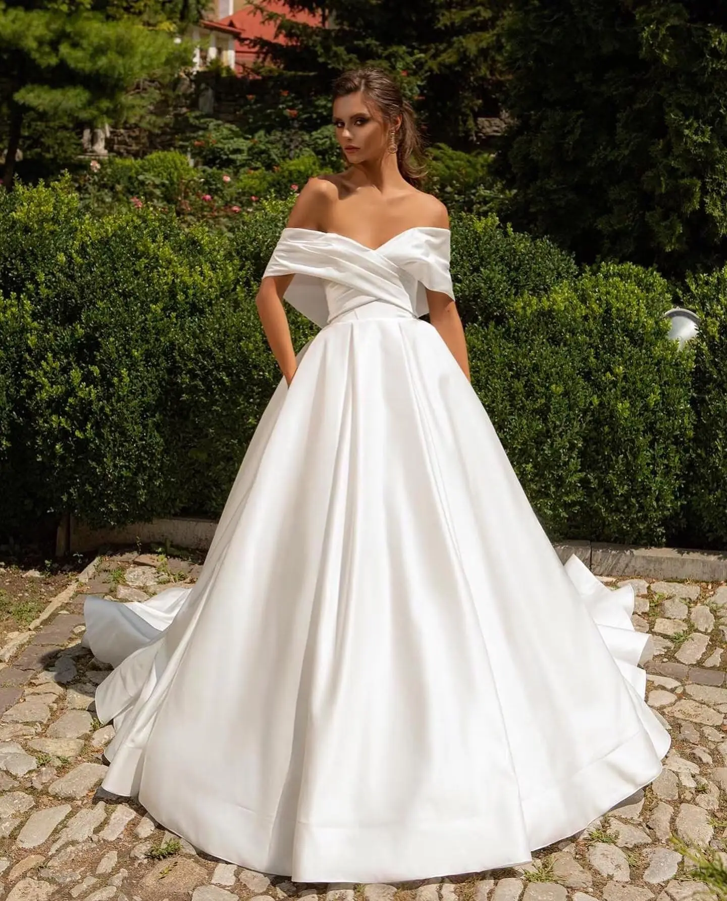 

Off ShoulderWomen's Elegant Wedding Dress with Train Boho Beach Bridal Gowns Wedding Photography Dress