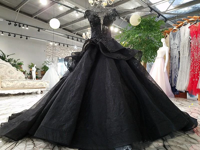 Customized Black Wedding Dresses Gothic Court Vintage Bridal Gowns Princess Long Train Beaded Cap Sleeves Wedding Gown