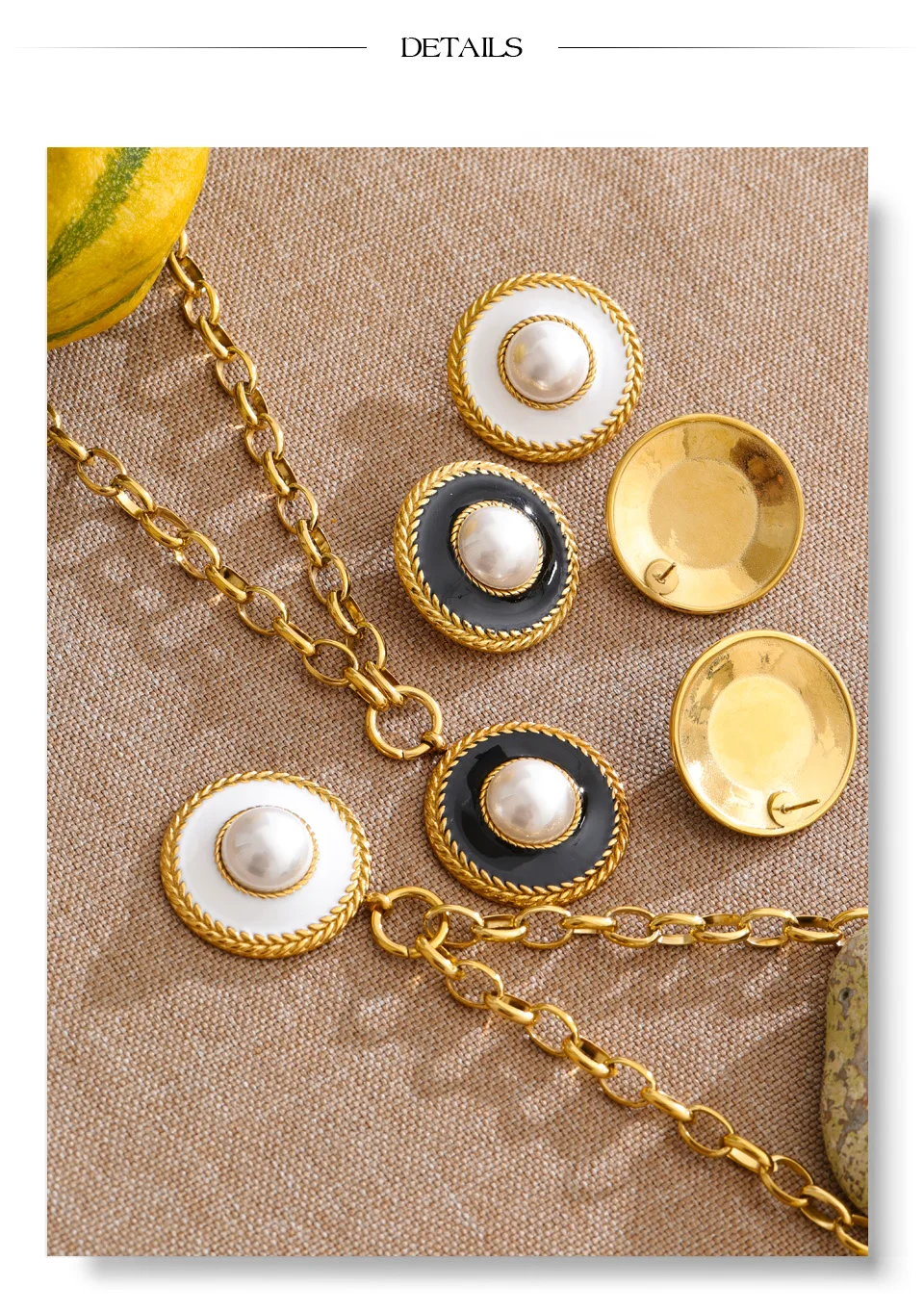 Yhpup Französisches Edelstahl-Set mit simulierten Perlen, rundem Anhänger, Halskette und Ohrringen, trendiger Statement-Schmuck für Damen – Detail 9