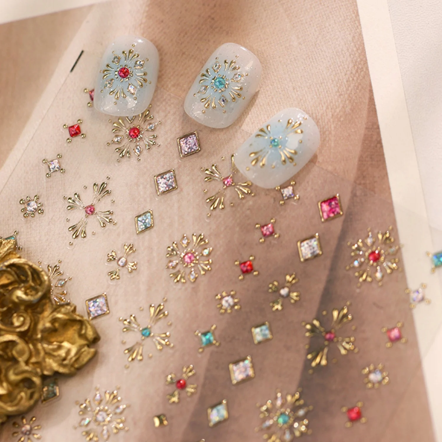 Klassische 5D-Nagelkunst-Aufkleber im Palast-Stil, Retro-Schmuck, Schneeflocken-Quadrat, glänzender Edelstein, selbstklebend, luxuriös, für Damen, Nagelaufkleber – Detail 6