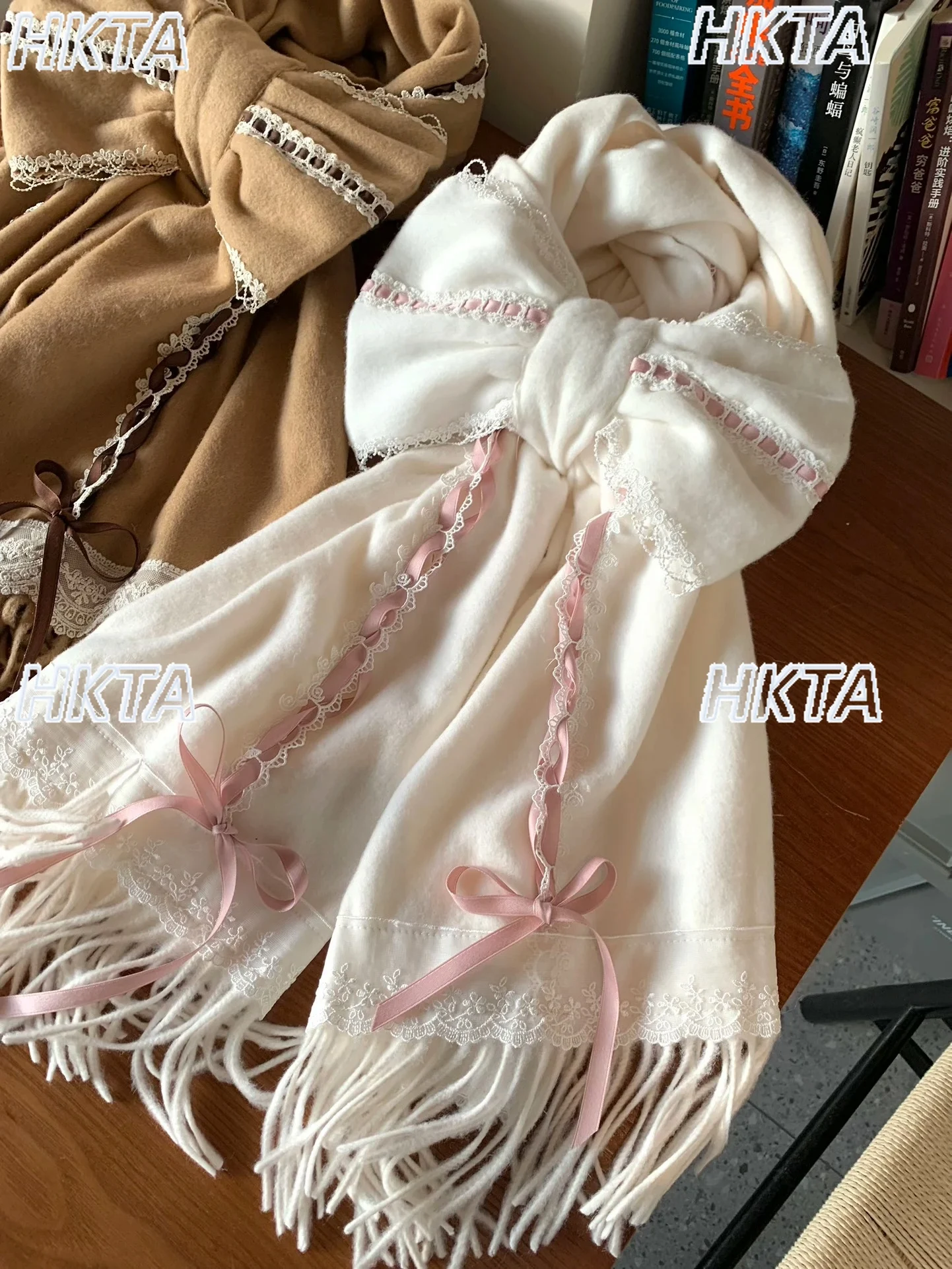 لطيف الرجعية الشريط الأوشحة النساء الدافئة جديد الشتاء وشاح للرقبة مع شرابات القوس هدية عيد ميلاد للفتيات لوليتا الكشمير وشاح شال #1