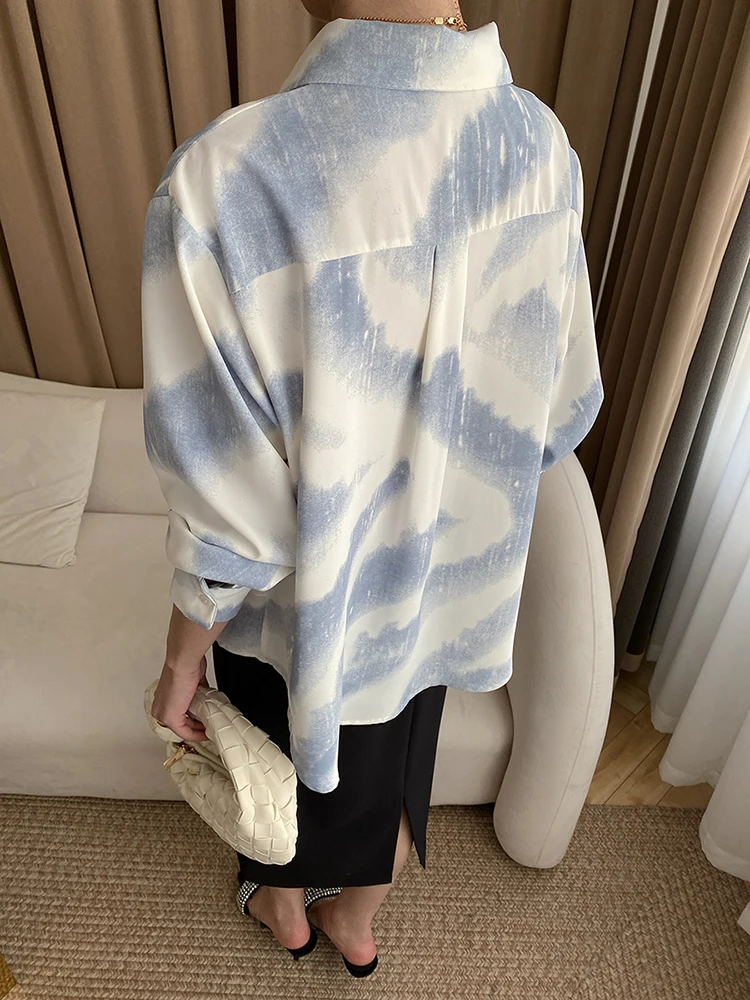Women Blue Pattern Printed Big Size Casual Blouse New Lapel Long Sleeve Loose Fit Shirt Fashion Spring Autumn O618