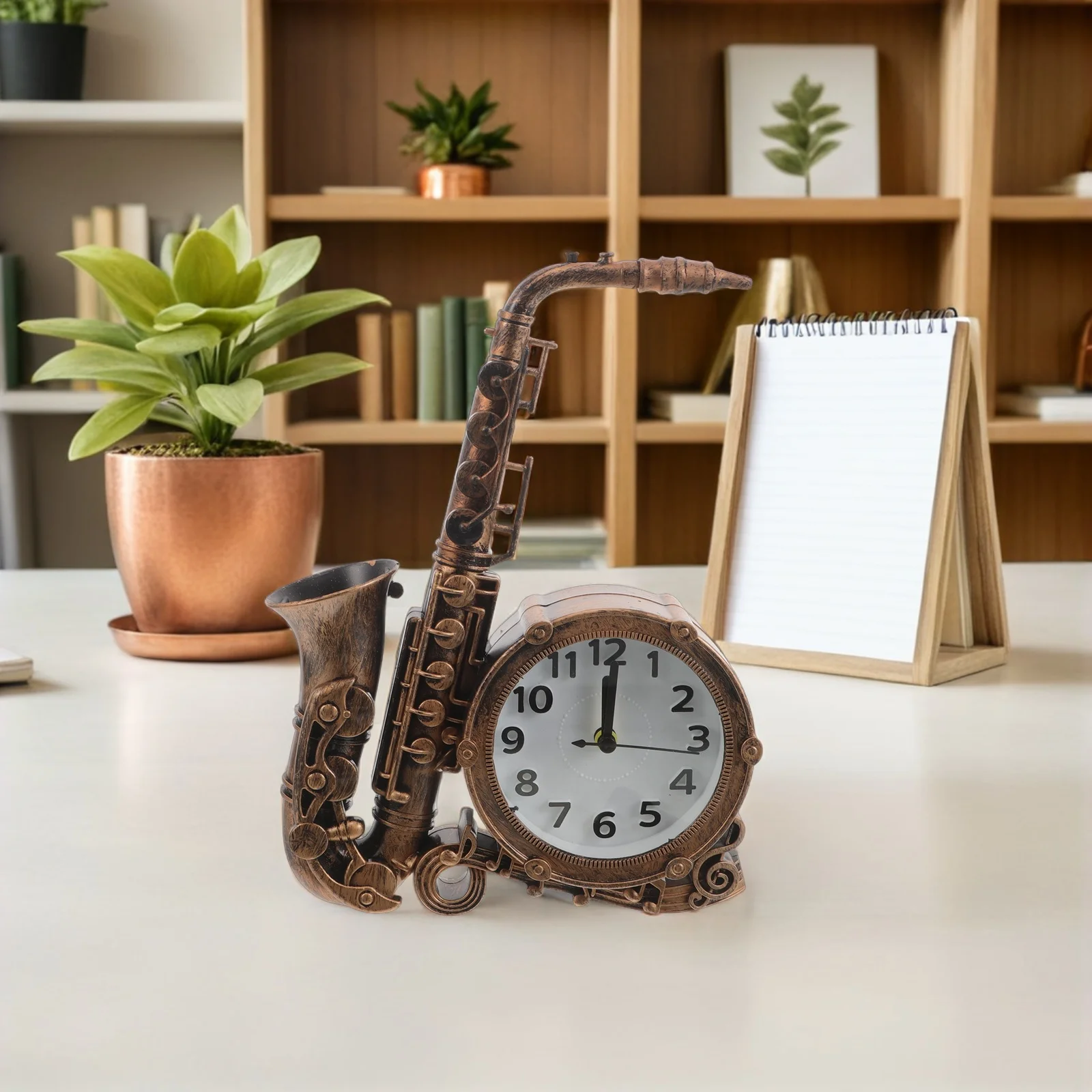 

Vintage Saxophone Alarm Clock Retro European Style Table Clock Decorative Small Musical Instrument Ornament Bedroom Office