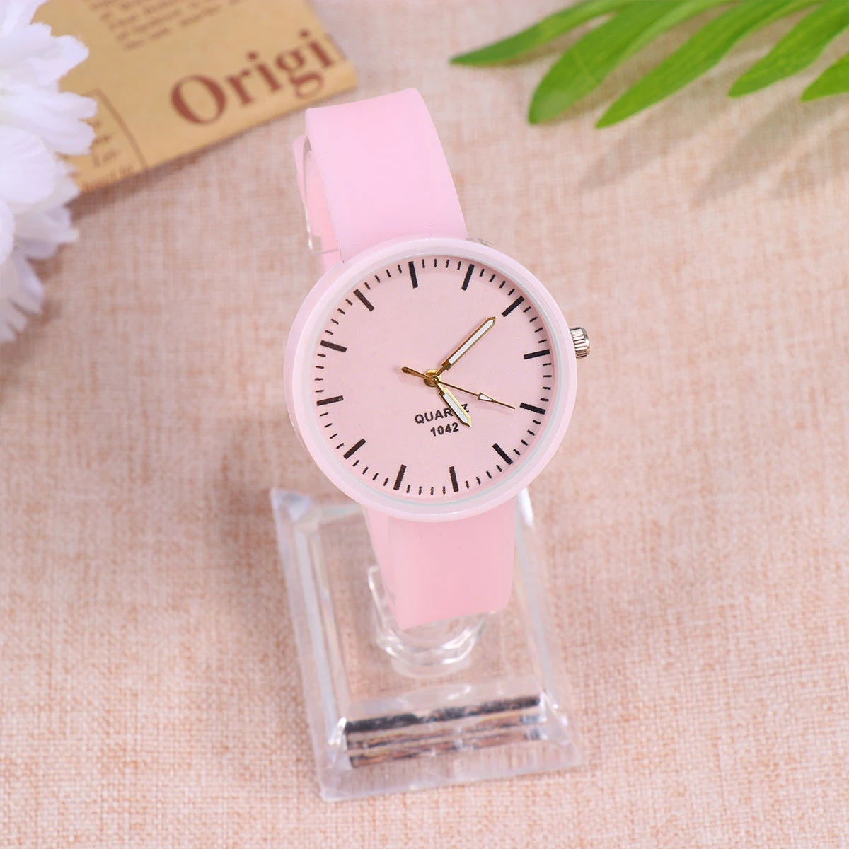 

Luminous Silicone For Women Pink Simple Sports Design Durable Comfortable Fashion Wristband Watch Watch