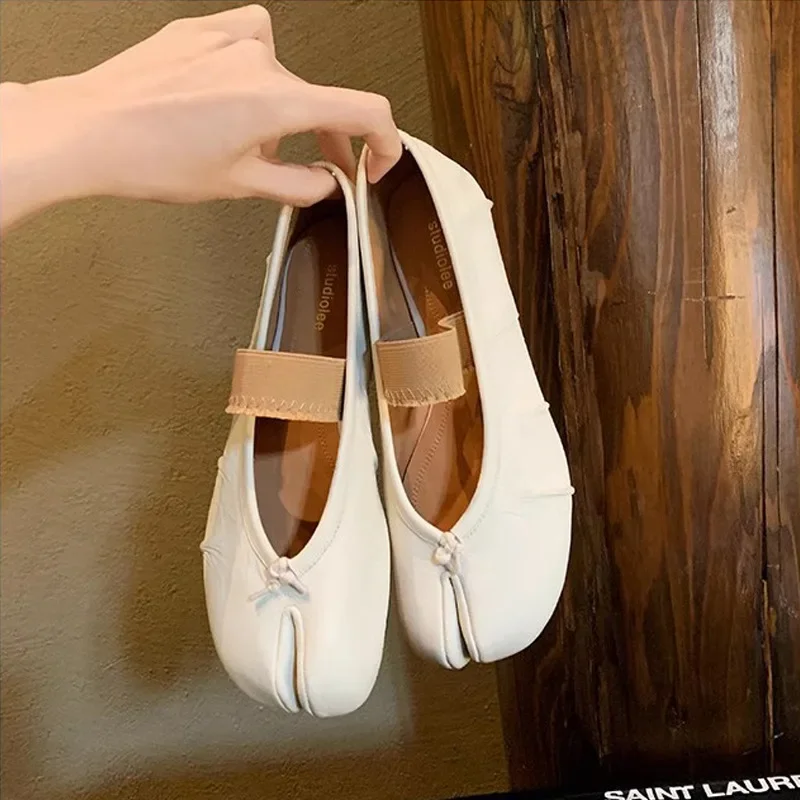 Bailarinas planas para mujer, zapatos de piel de oveja, boca poco profunda, Punta dividida, punta de cerdo, edición Yingli