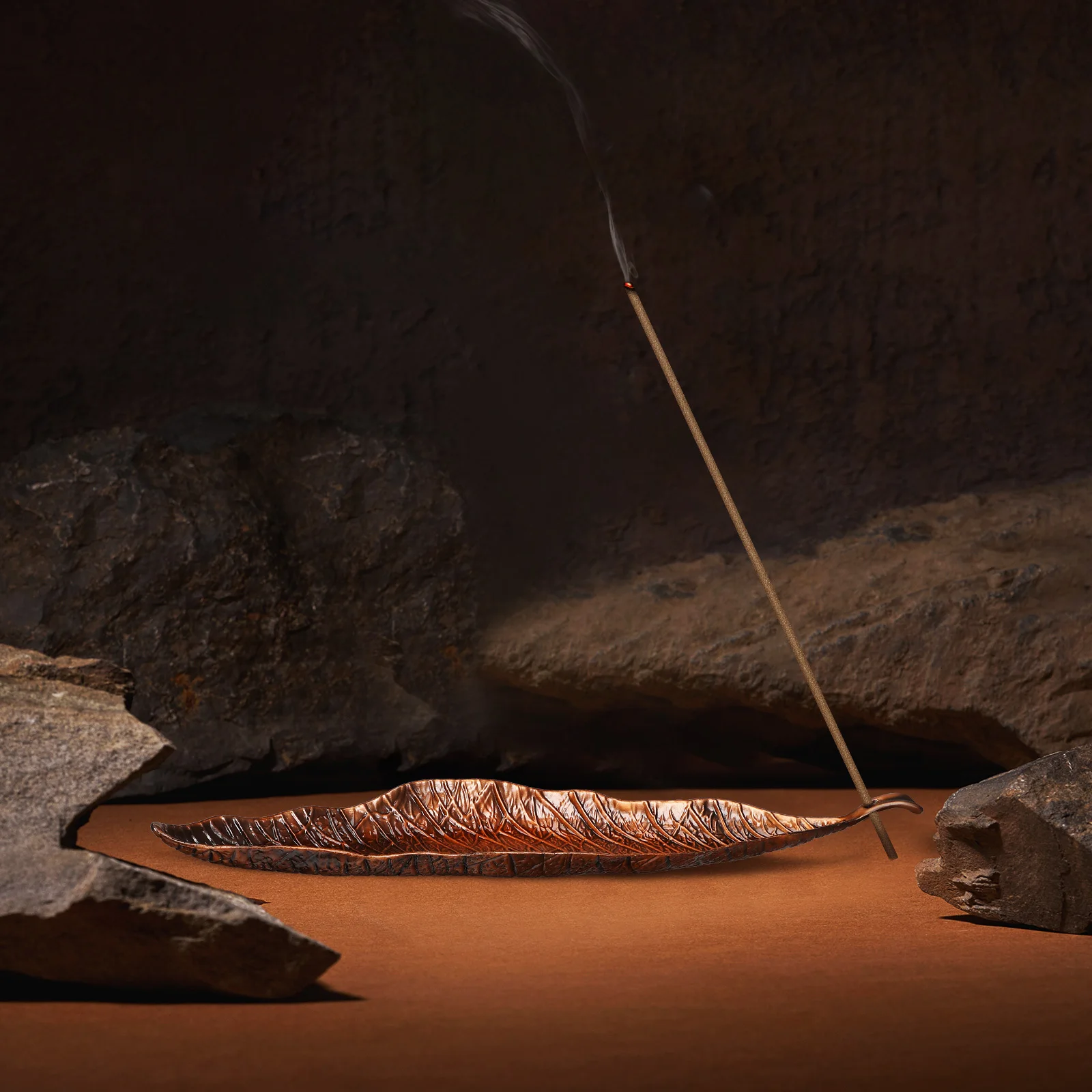 

2Pcs Leaf Style Metal Incense Holder Censer Burners Decorative Tray for Long Incense Sticks Relaxation Aromatherapy Room Desk