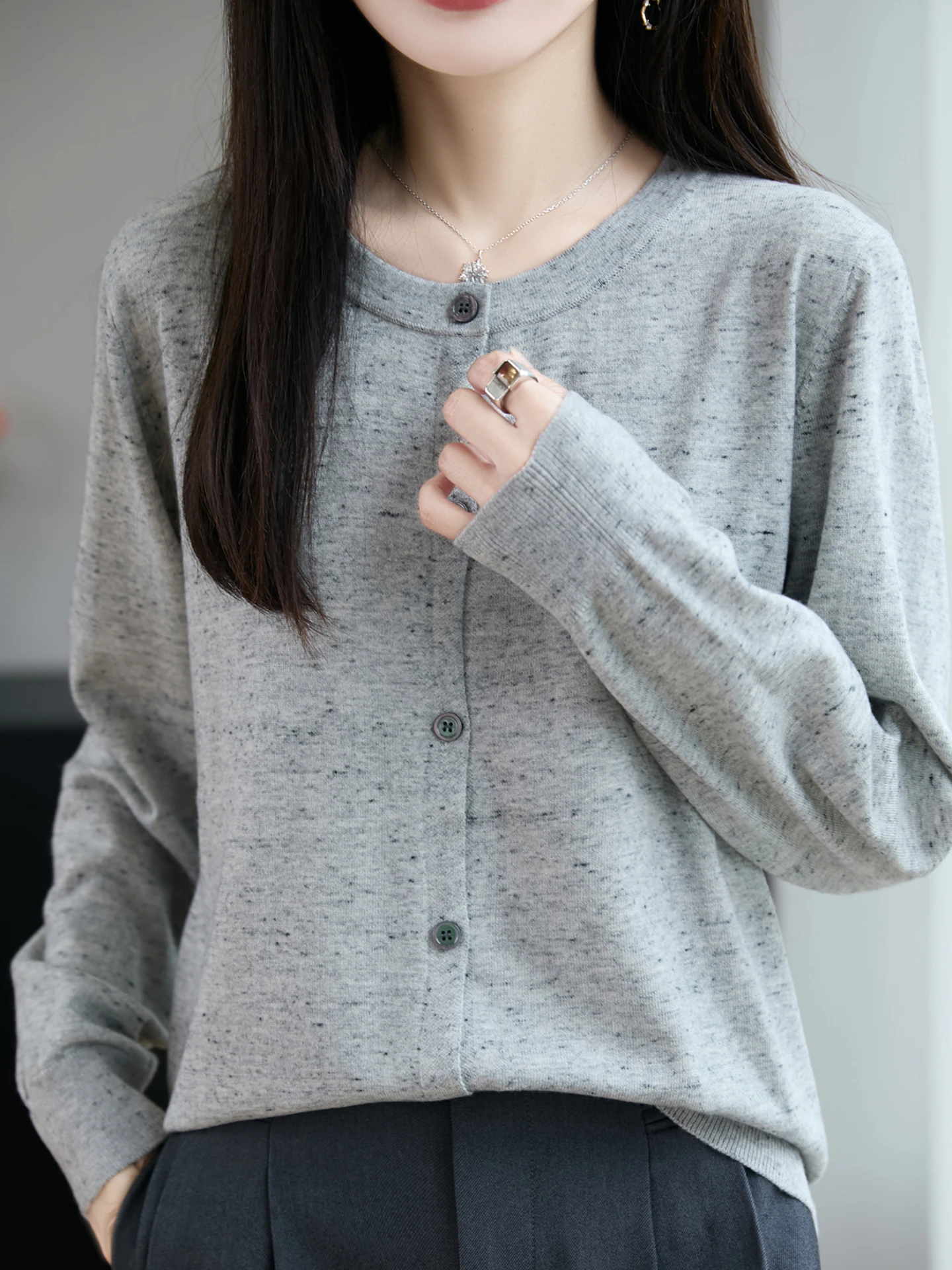 เสื้อคาร์ดิแกนไหมพรมถักแบบเปิดสำหรับผู้หญิง คอกลม รุ่น ay ซีรีส์ฤดูใบไม้ร่วง-ฤดูหนาว ใหม่ สไตล์ลำลอง ทรงหลวม เนื้อผ้านุ่ม