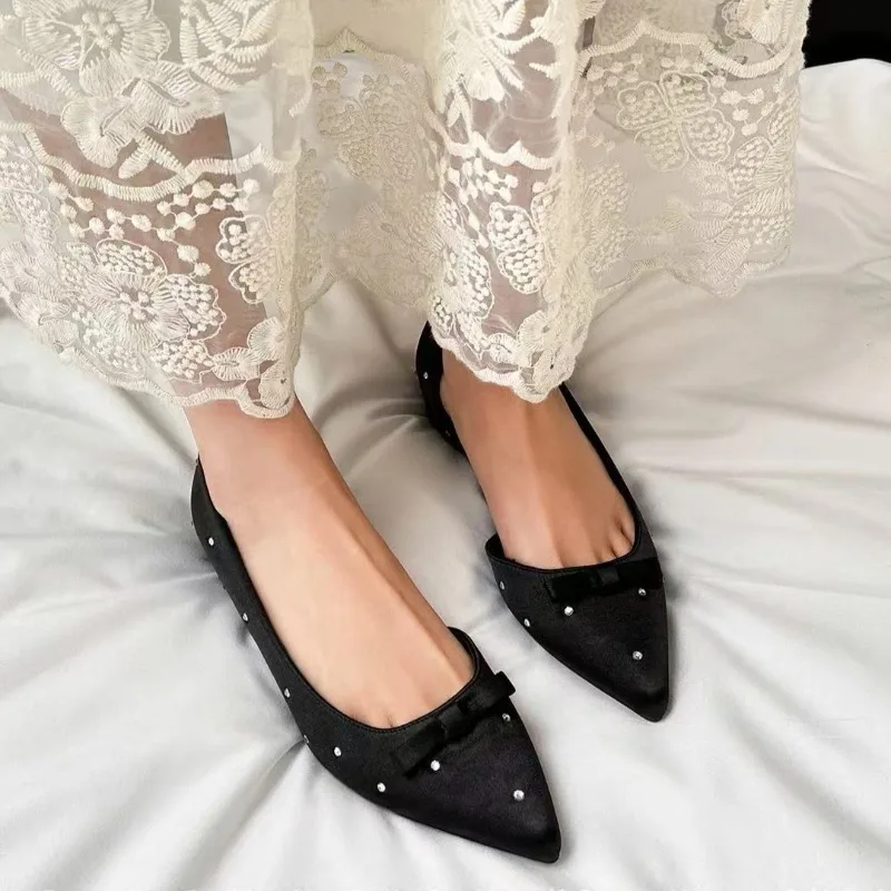 Inner Height Increasing Retro Side Empty Shallow Mouth Single Shoes for Women 2026 New Temperament Rhinestone Pointed Toe Shoes view 6