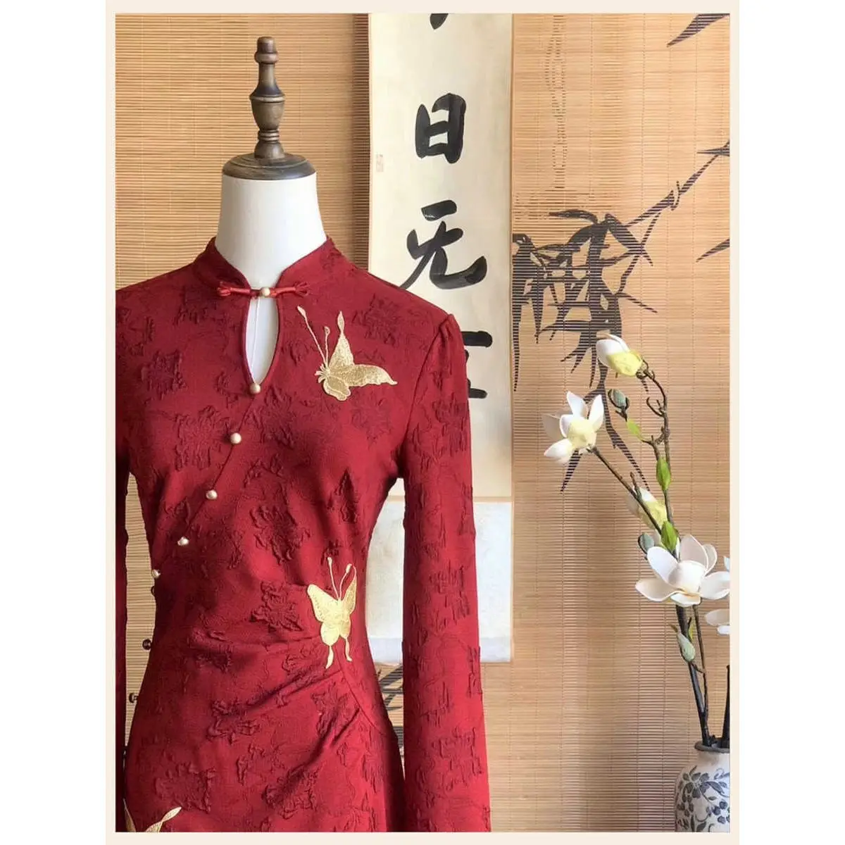 

Autumn New Chinese Style Dress Chinese New Year Party Qipao Improved Hollow Out Collar Chesongam Female Sexy Vestidos Qipaos