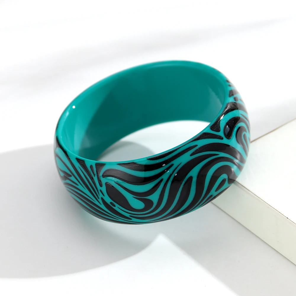 Modische Breite Unregelmäßige Gestreifte Manschettenarmbänder aus Kunstharz für Frauen Neue Acryl-Chunky Geometrische Runde Armreifen Retro-Schmuckgeschenke – Detail 9