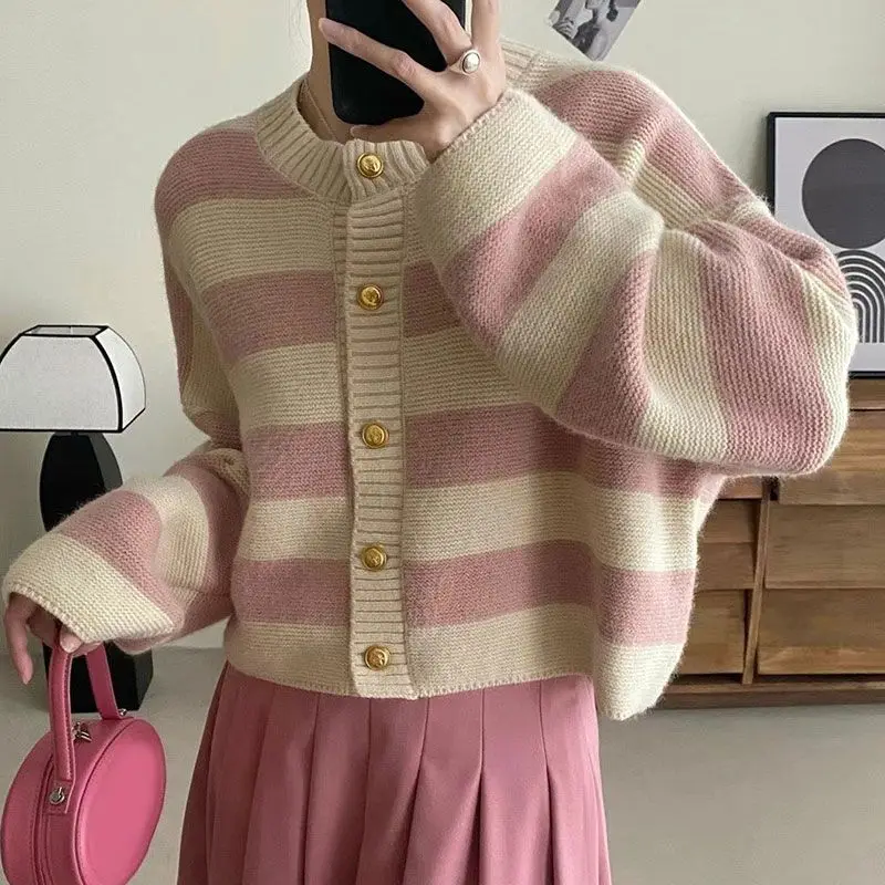 Korean Autumn and Winter Retro Simple Round Neck Metal Single Breasted Contrasting Striped Long Sleeved Knitted Cardigan Sweater