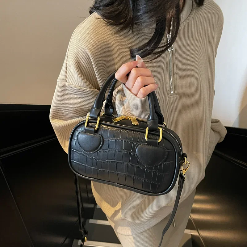 

Luxury New Vintage Solid Color Shoulder Crossbody Bag for Women | Niche Design, High-Aesthetic, Versatile & Premium
