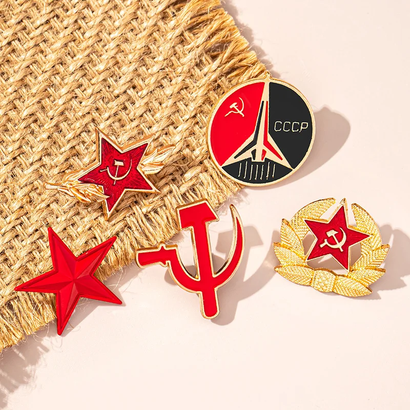 High quality metal Soviet Communist Emblem Retro Hammer Sickle Five pointed Star Metal Brooch Medal military style metal badge