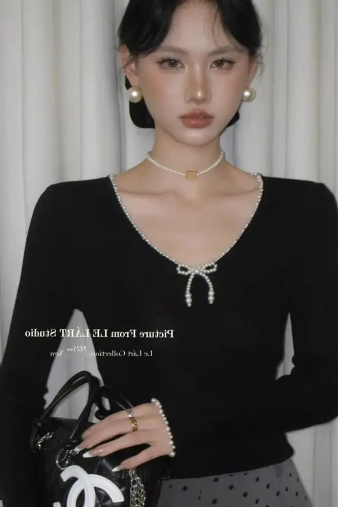 

2026 Design Sense Niche Early Autumn New French Style Pearl Bow Long Sleeve Knitted Slimming Top Women Bottom Shirt