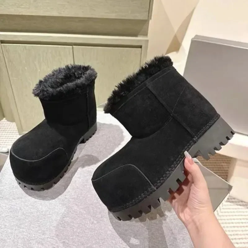 2024 nuove donne stivaletti moda pelle scamosciata classico inverno caldo peluche stivali da neve casual outdoor comodi slip-on Botas Femininas