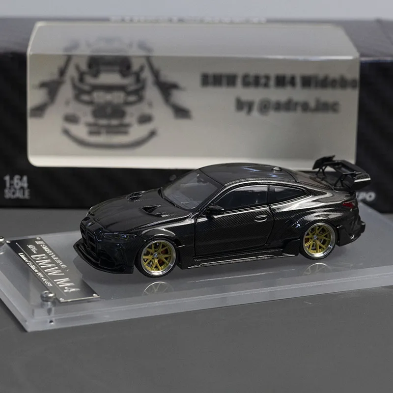 다이캐스트 SW 1:64 스케일 BMW G82 M4 전시 에디션 풀 카본 패턴 합금 자동차 모델 수집용 장난감 선물 기념품 전시용