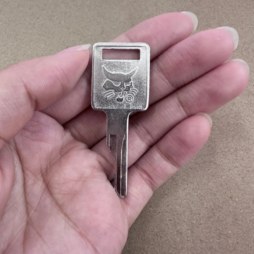 10PCS Bobcat key is applicable to S550, s185 skid steer loader, sweeper key, s331 / S160 excavator