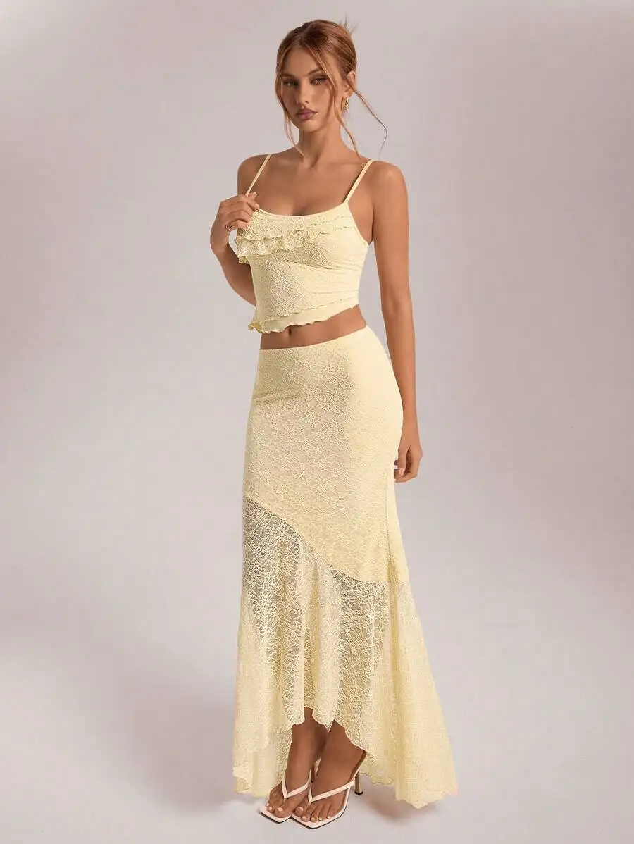 

Женский комплект из 2 предметов: кремовый кружевной топ с асимметричным подолом и юбка-русалка с низкой талией