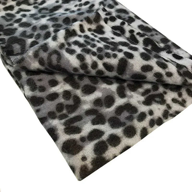 New Leopard Print Imitation Cashmere Warm Scarf Cold-proof Decorative Dual-use Autumn Winter Scarf Women Luxury Shawl 200*80CM