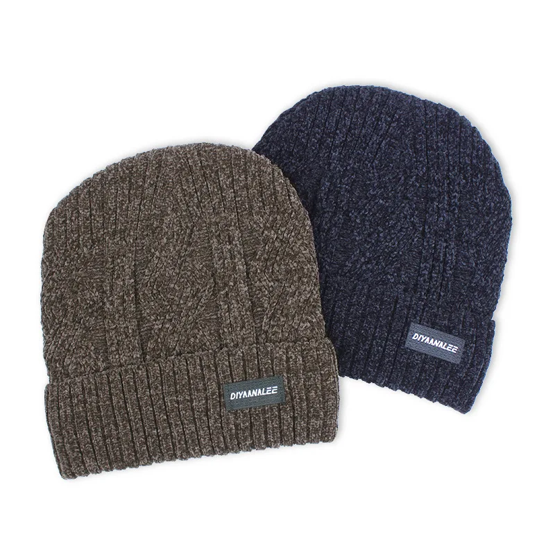 Men's Autumn and Winter Chenille Cuffed Knit Hat, Outdoor Warm Cable Knit Hat with Woven Label, Windproof Ear Protection Wool Hat for Outings