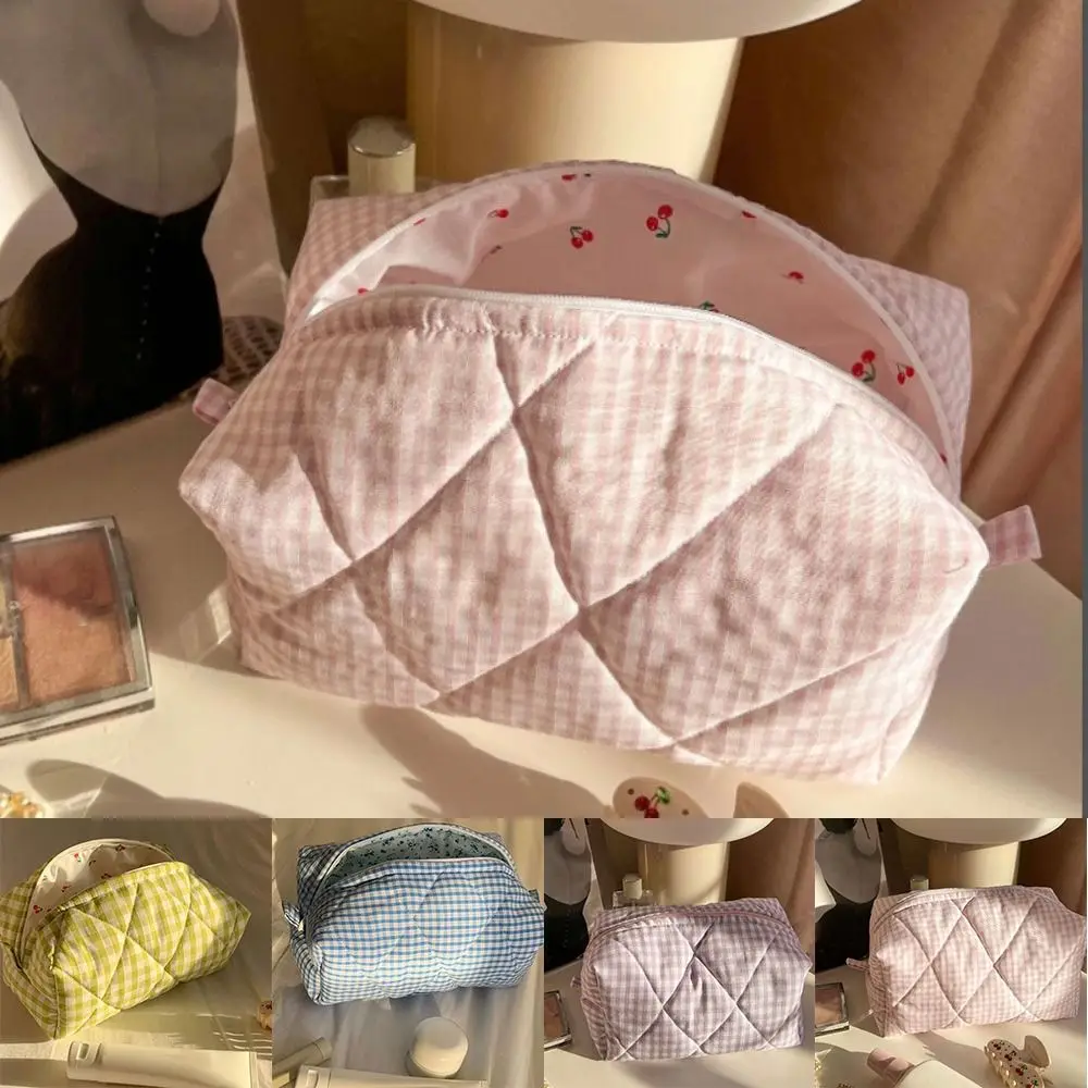 Cotton Quilted Makeup Bag Portable Checkered with Zipper Wash Bag Large Capacity Skincare Pouch Travel