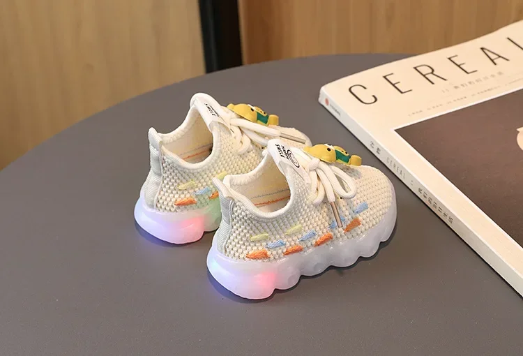 Mode kinder Leuchtende Turnschuhe LED Blinkende Schuhe für Mädchen Baby Casual Schuhe Frühling Herbst Heißer Verkauf Kleinkind Sport Schuhe – Detail 6
