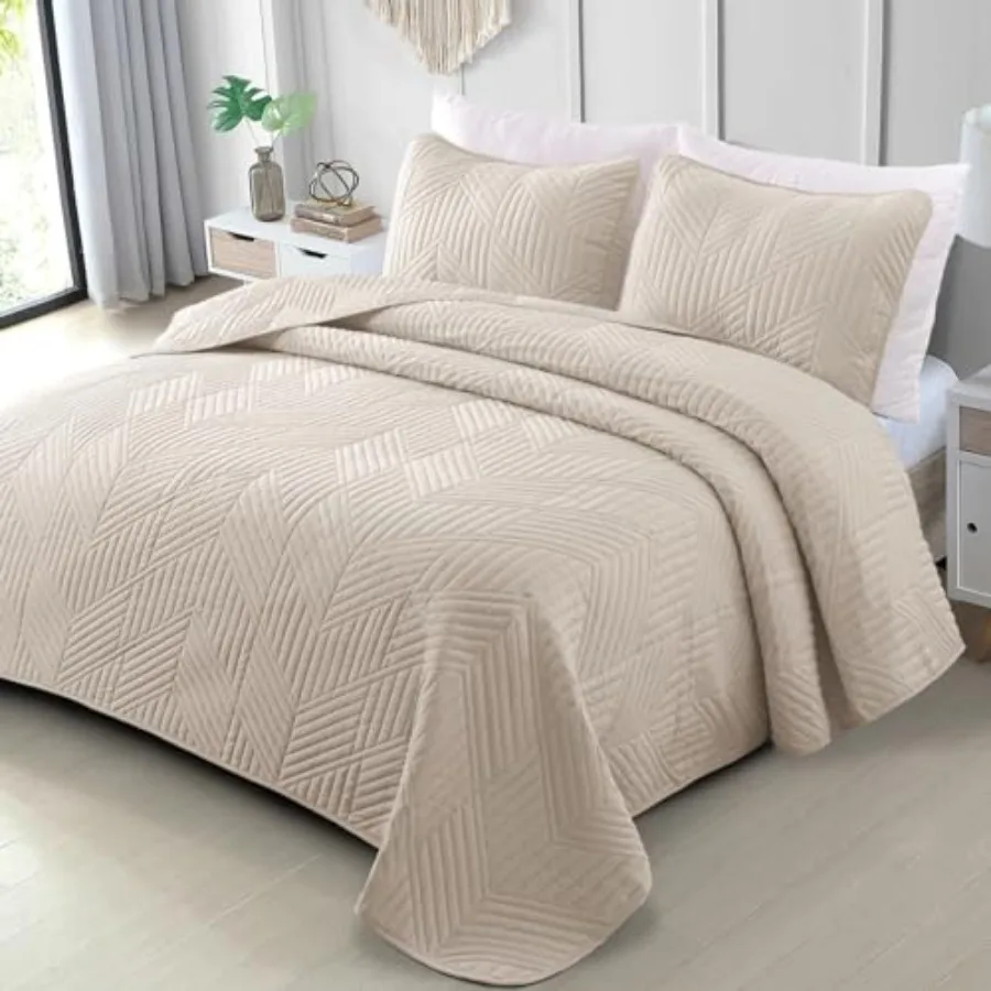 

Modern Geometric Design Full Queen Quilt Bedding Set in Beige with 1 Quilt and 2 Pillow Shams for Contemporary Bedroom Decor So