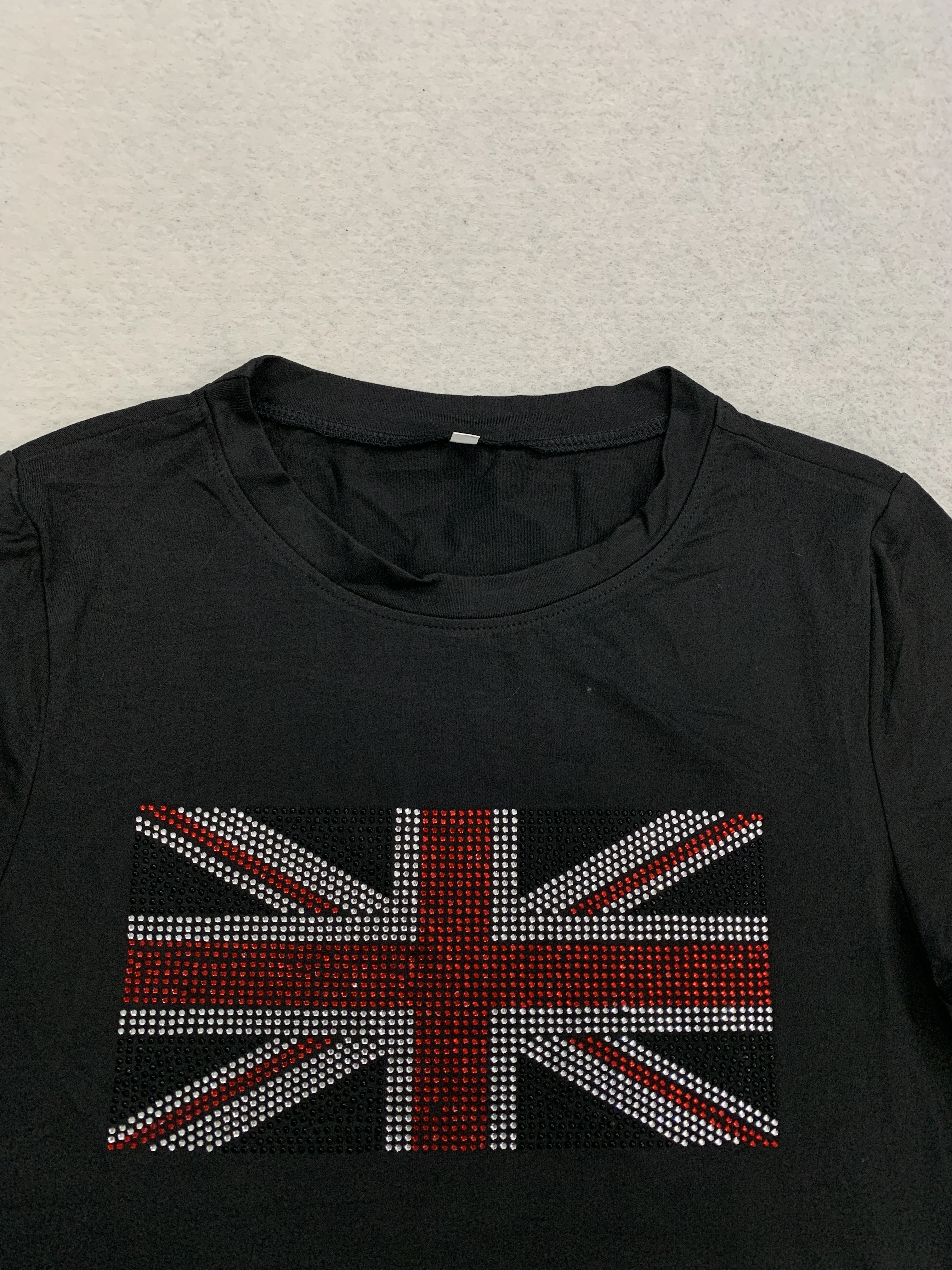 Y2K Crop-Top mit Rundhalsausschnitt, Kurzarm, Raffung und Strass UK-Flaggen-Grafik für Musikfestivals und Casual Street Looks – Detail 5