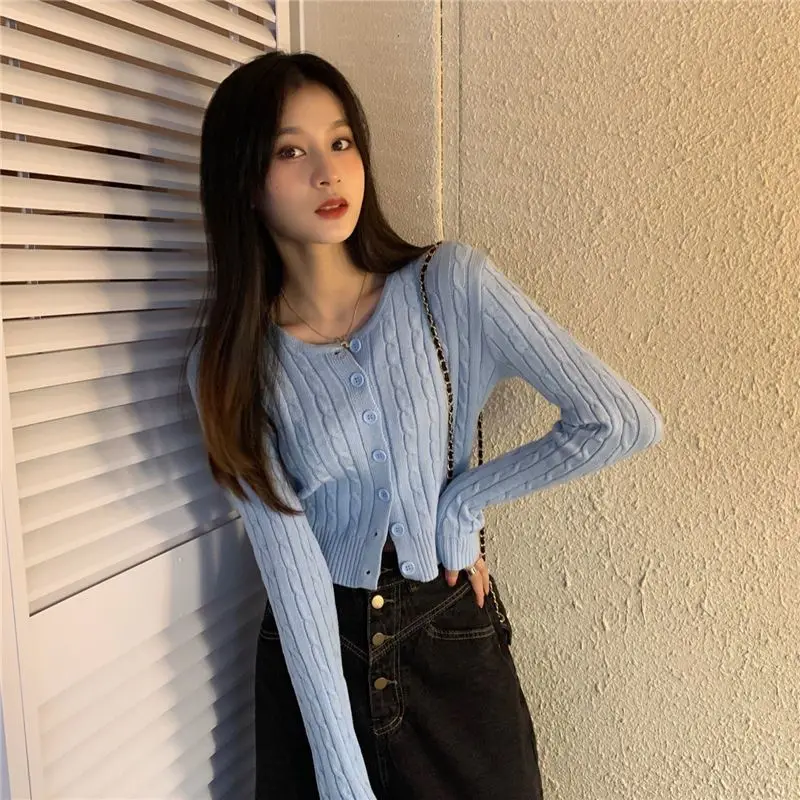 Retro Style Sweater Women Spring New Westernization Round Neck Solid Color Long Sleeved Round Neck Single-breasted Knitting Tops