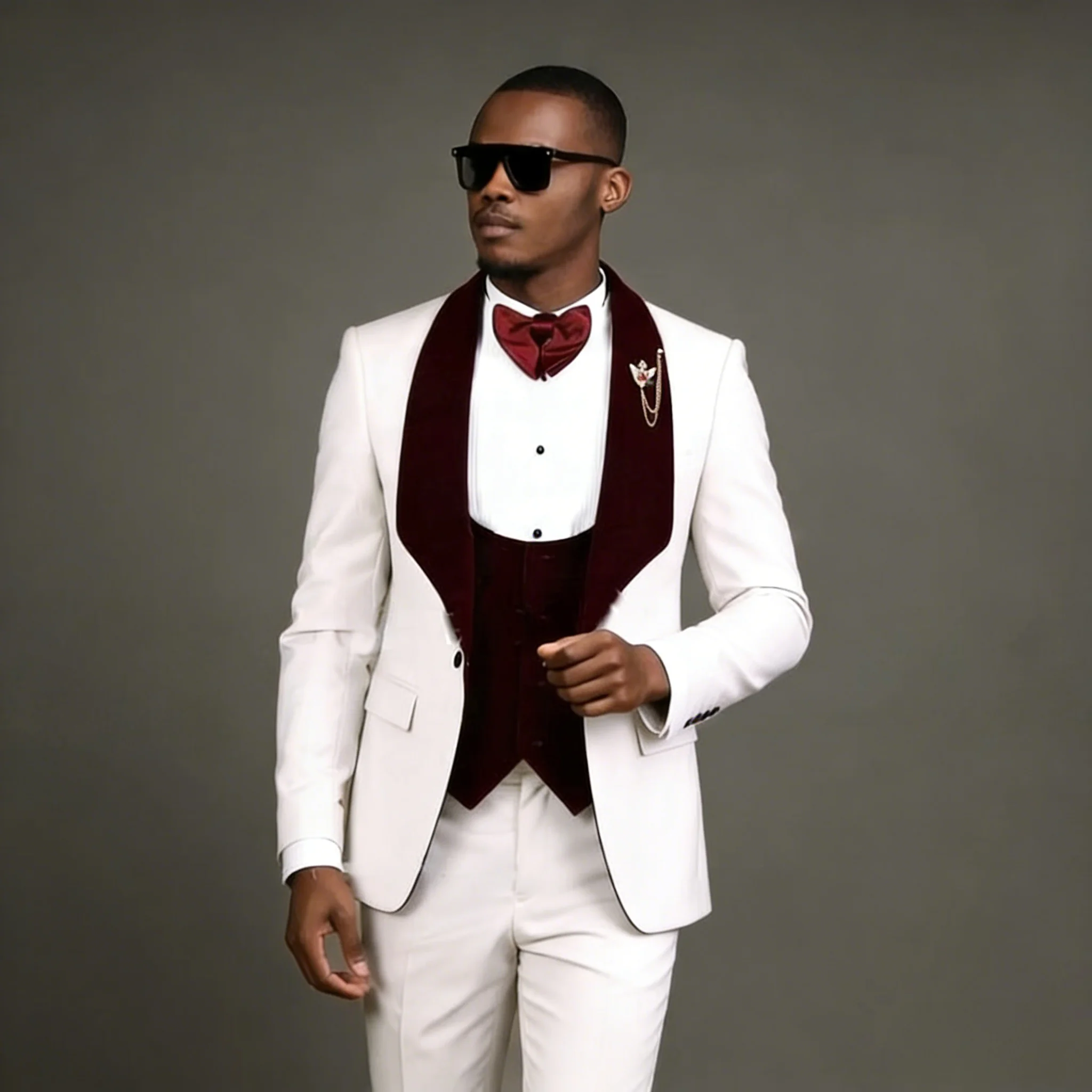 

Белый мужской костюм из бордового бархата с лацканами, 3 предмета: смокинг для жениха, приталенный крой, для свадьбы, выпускного вечера, вечеринки, официальный костюм для мужчин (пиджак+брюки+жилет)