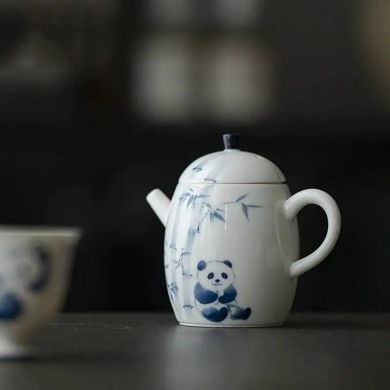 Wuyintang chinese Style Hand Painted Panda Teapot Household Ceramic Blue And White Brewing Pot Cute Style Kung Fu Tea Set