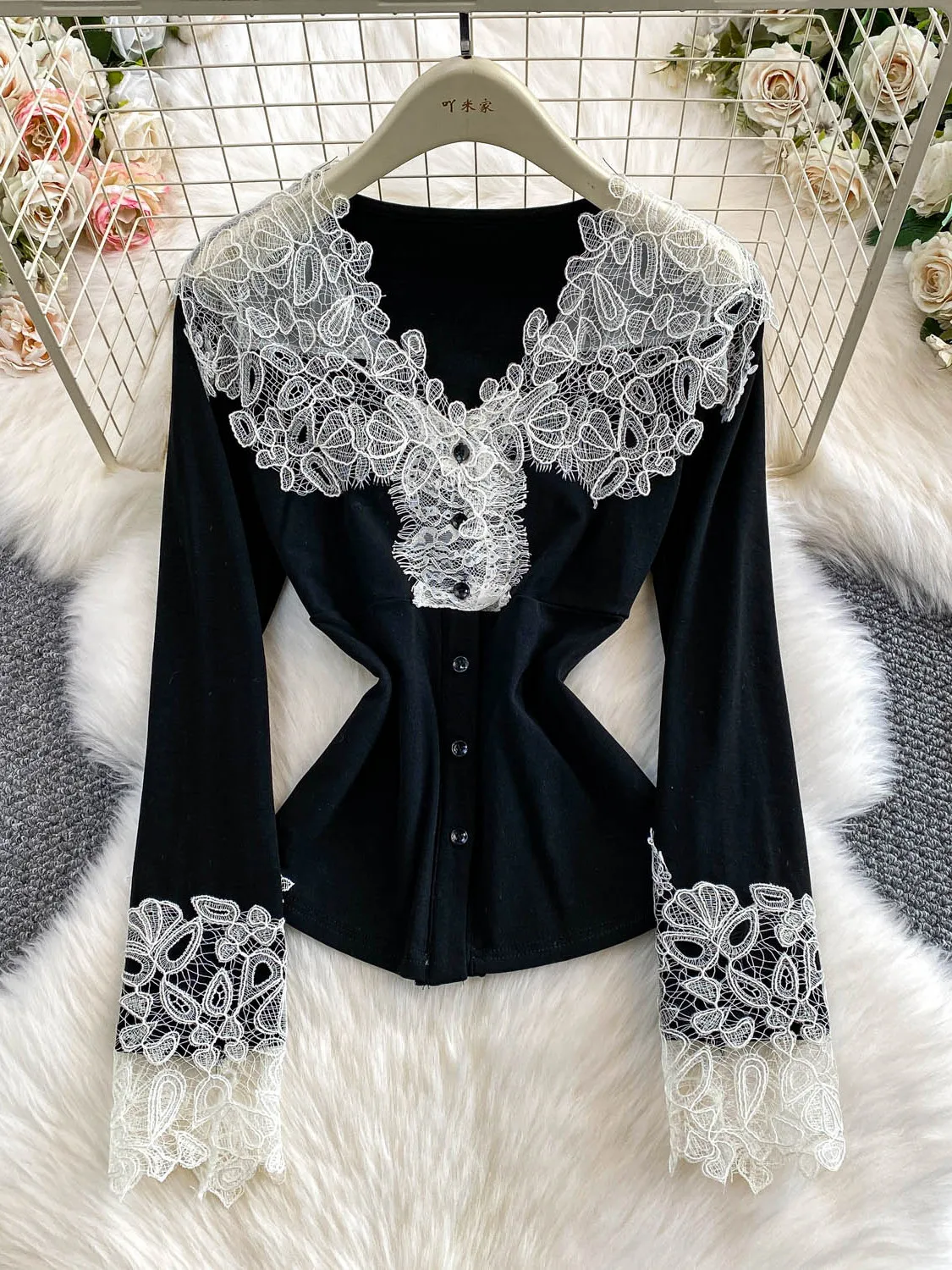 

Women's Autumn Winter Elegant Lace V Neck Long Sleeve Slim T Shirt Lady Sexy Solid Color Single Breasted Basic Tee Top