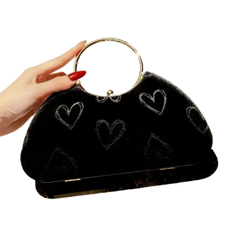 New Stylish Elegant Versatile Banquet Dress Bag with Heart Pattern Design Single-shoulder Chain Bag Fashionable Handheld Women's