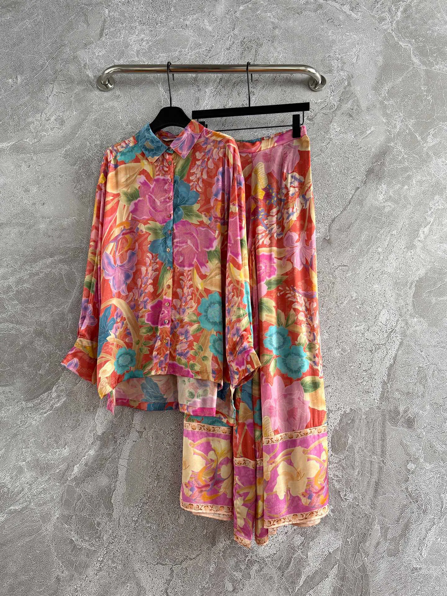 

25 Summer New Women's Colored Oil Painting Printed Shirt with Pants Loose, Comfortable, Fashionable Ethnic Style