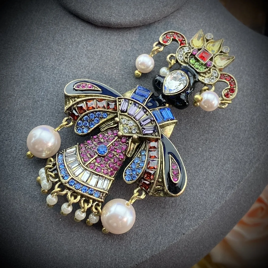 

Light Luxury Fashion Vintage Hand-made Enamel tassel brooches for Women Jewelry Accessories