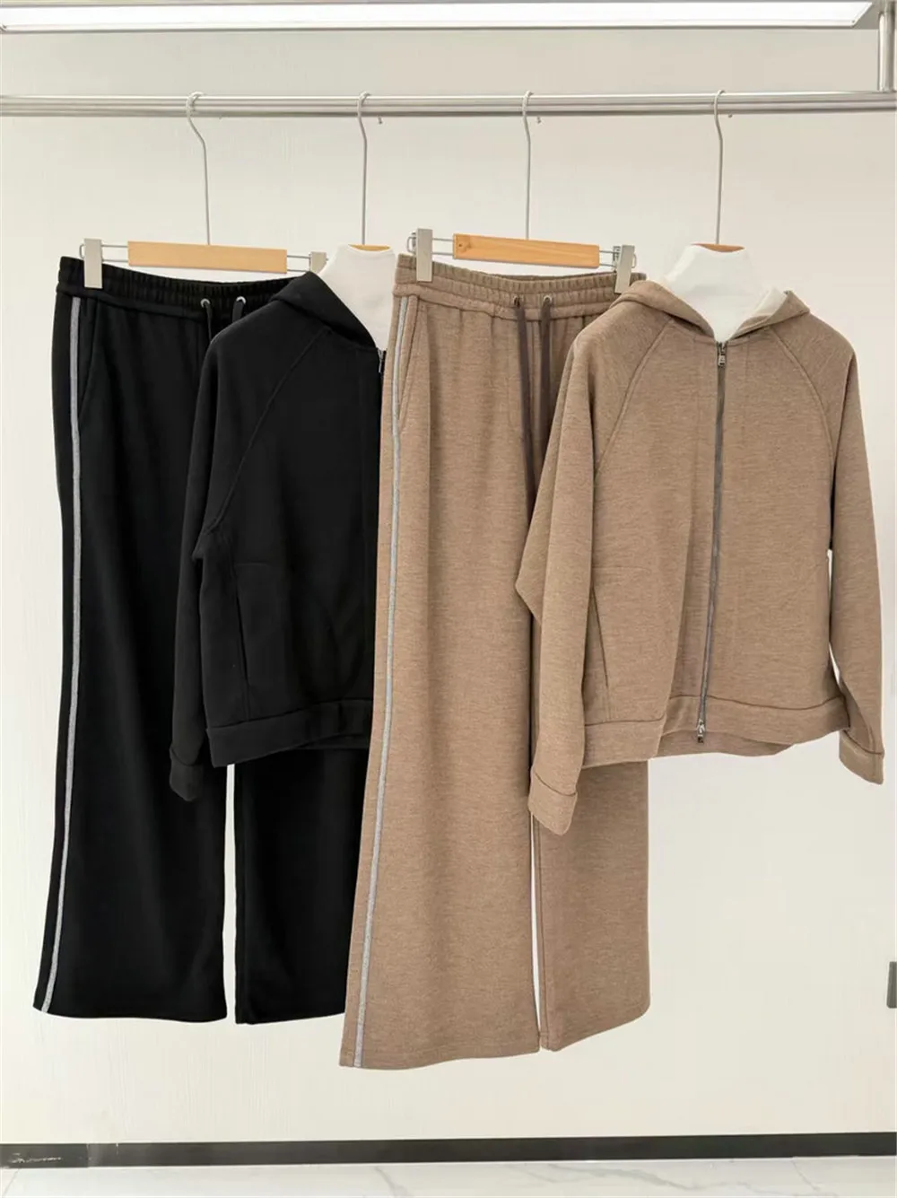 

Women's 25 Autumn/Winter Hooded Zipper Heavy Bead Chain Cardigan Jacket+Wide Leg Pants Two-Piece Set